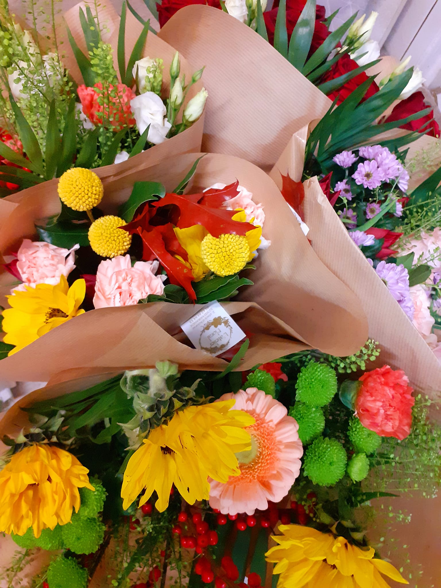 Découvrez nos compositions florales à Mirande, et bouquets de fleurs personnalisés.